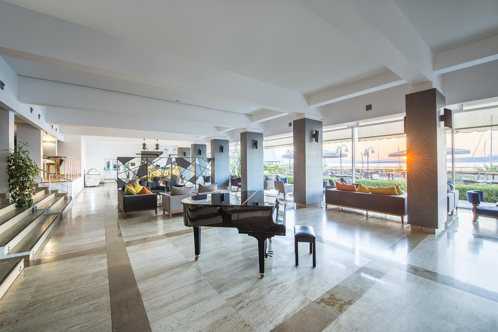 Altin Yunus Hotel & Spa - Çeşme Exteriör bild